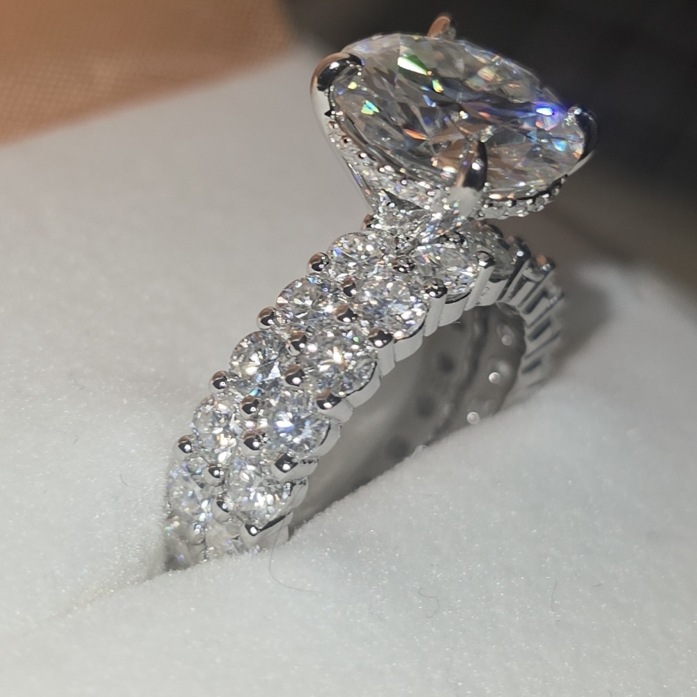 💎 9CTW 🔥 FIRE Moissanite Ring Set. Round-Cut. Platinum Plated S925
